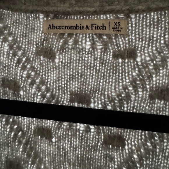 Abercrombie & Fitch grey  V-Neck Sweater - Picture 3 of 3